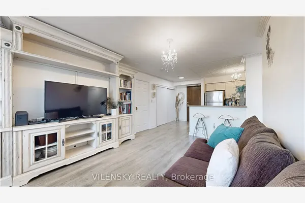 39 Oneida Crescent, #215