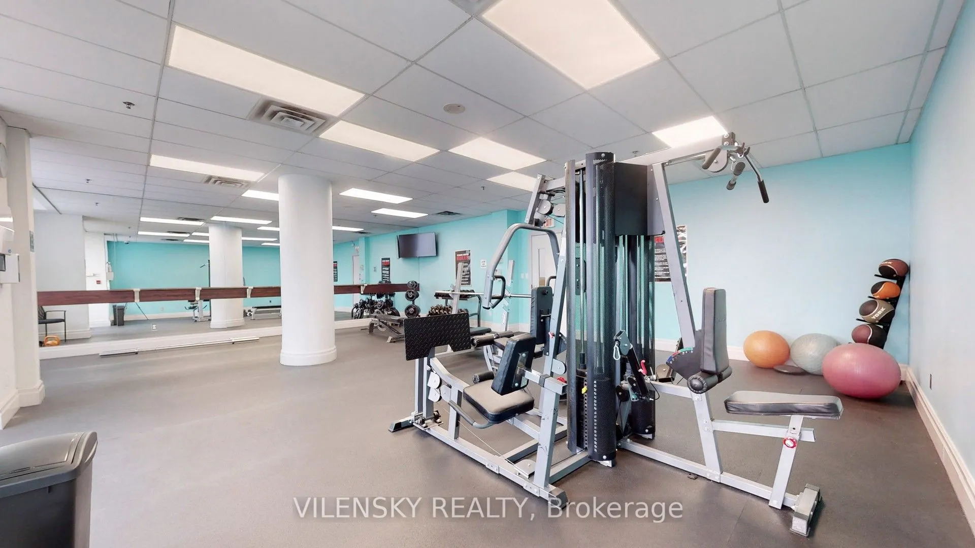 39 Oneida Crescent, #215