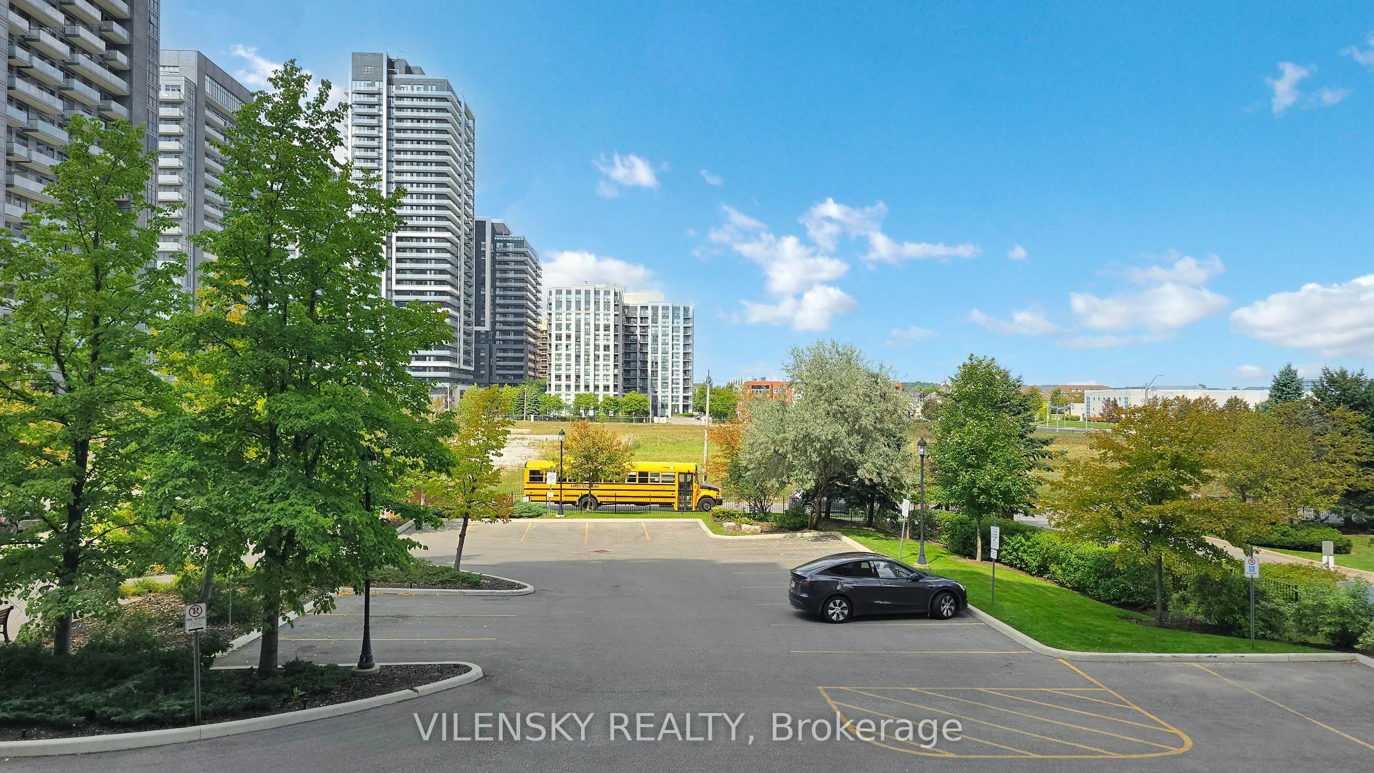 39 Oneida Crescent, #215