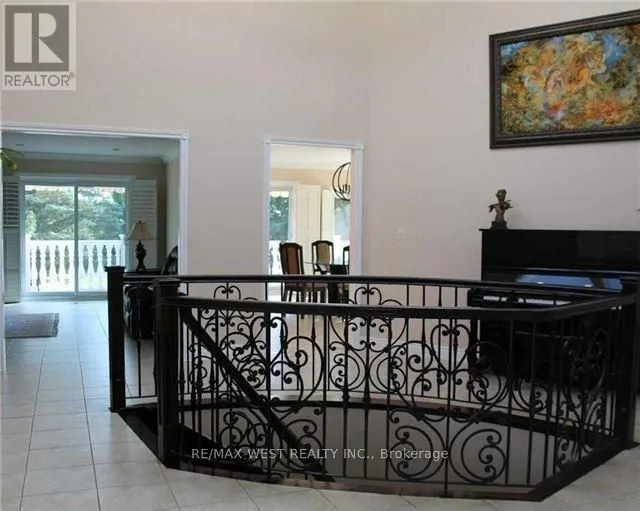 90 Stephanie Boulevard