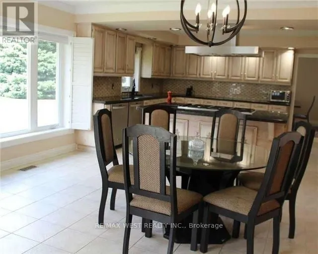 90 Stephanie Boulevard