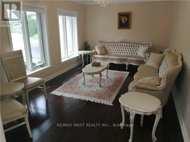 90 Stephanie Boulevard