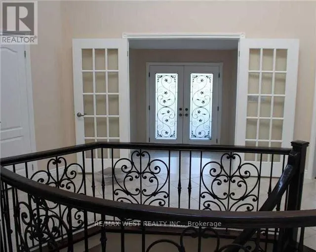 90 Stephanie Boulevard