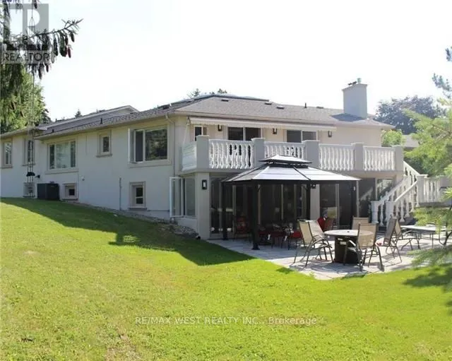 90 Stephanie Boulevard