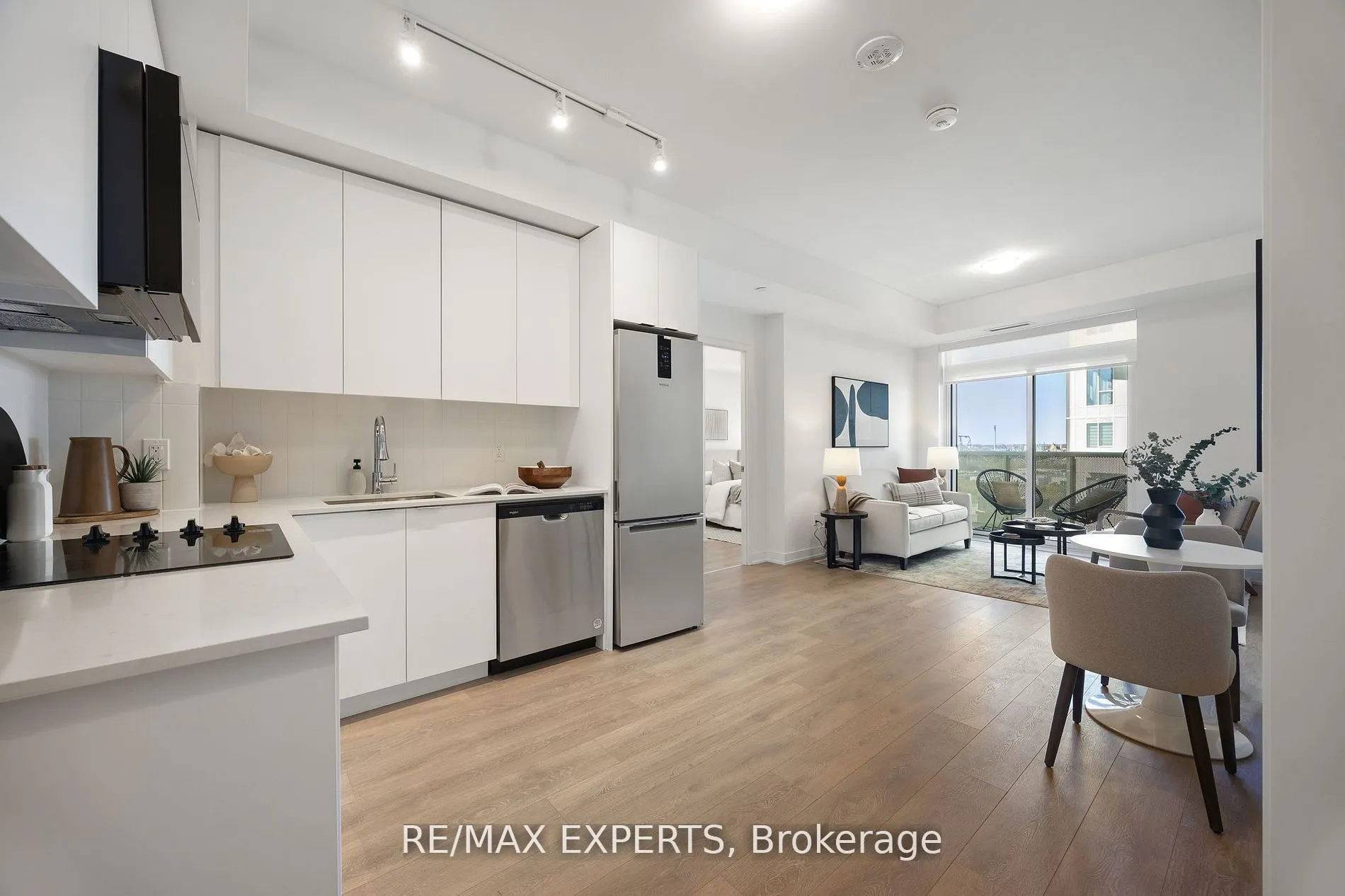 10 Abeja Street, #1414