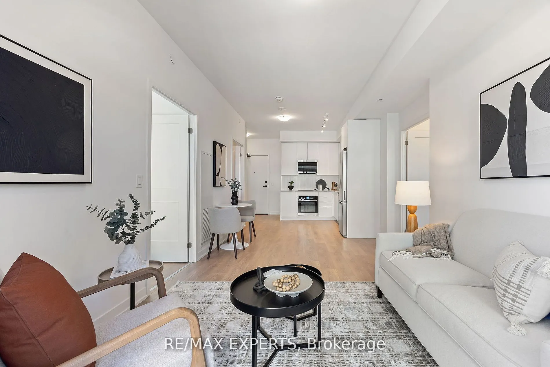 10 Abeja Street, #1414