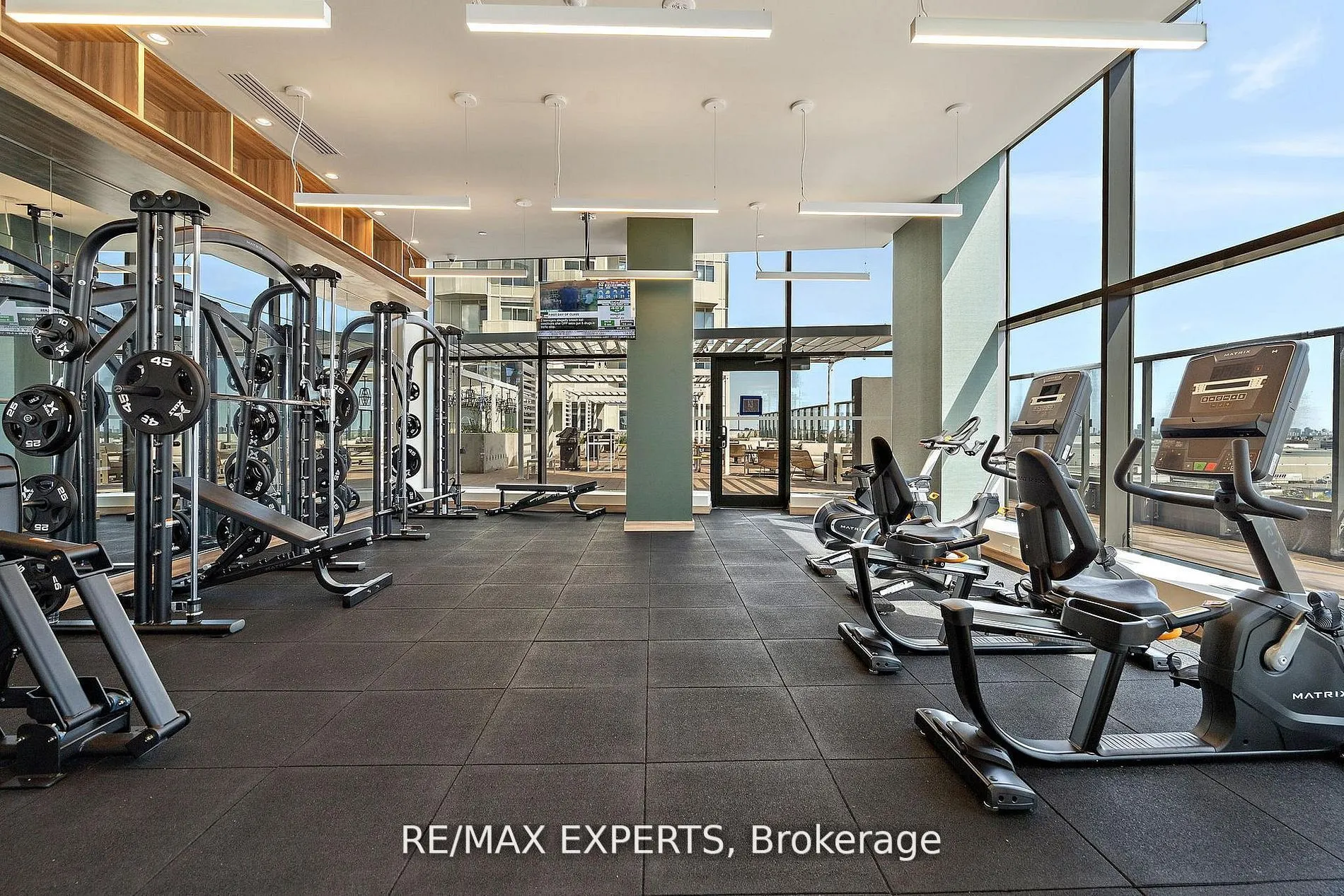 10 Abeja Street, #1414