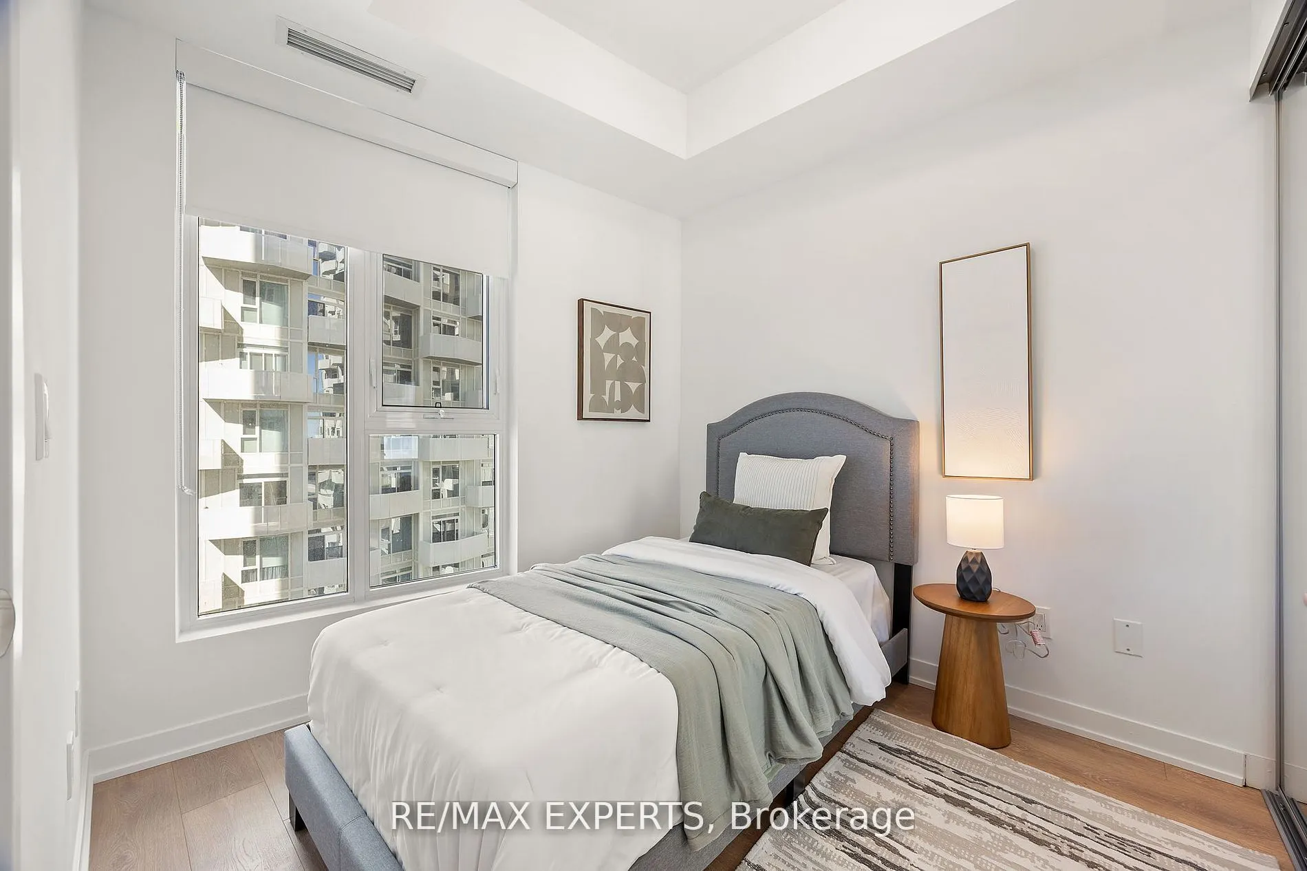 10 Abeja Street, #1414