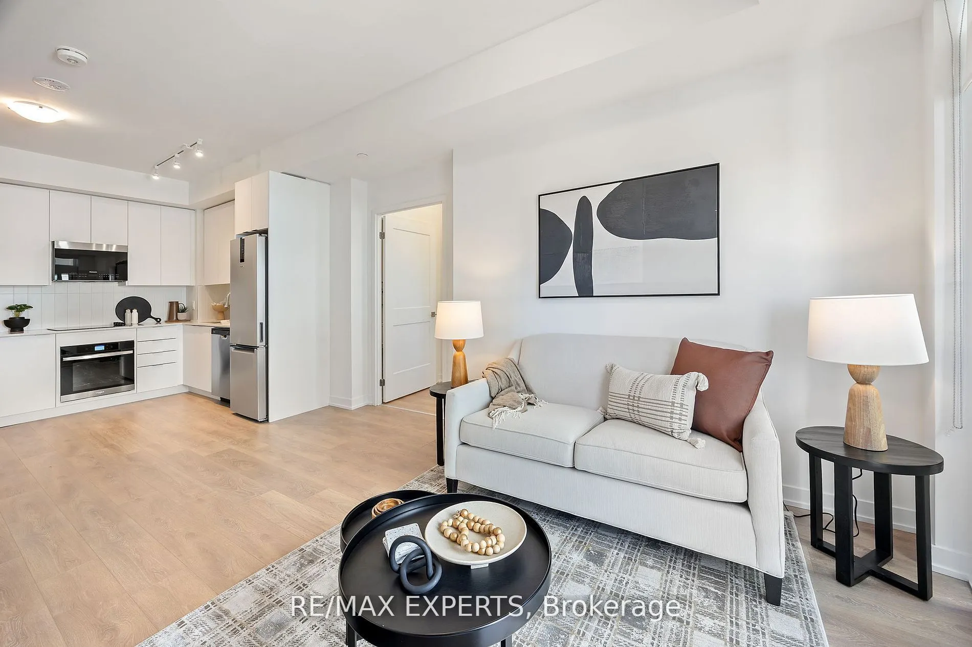 10 Abeja Street, #1414