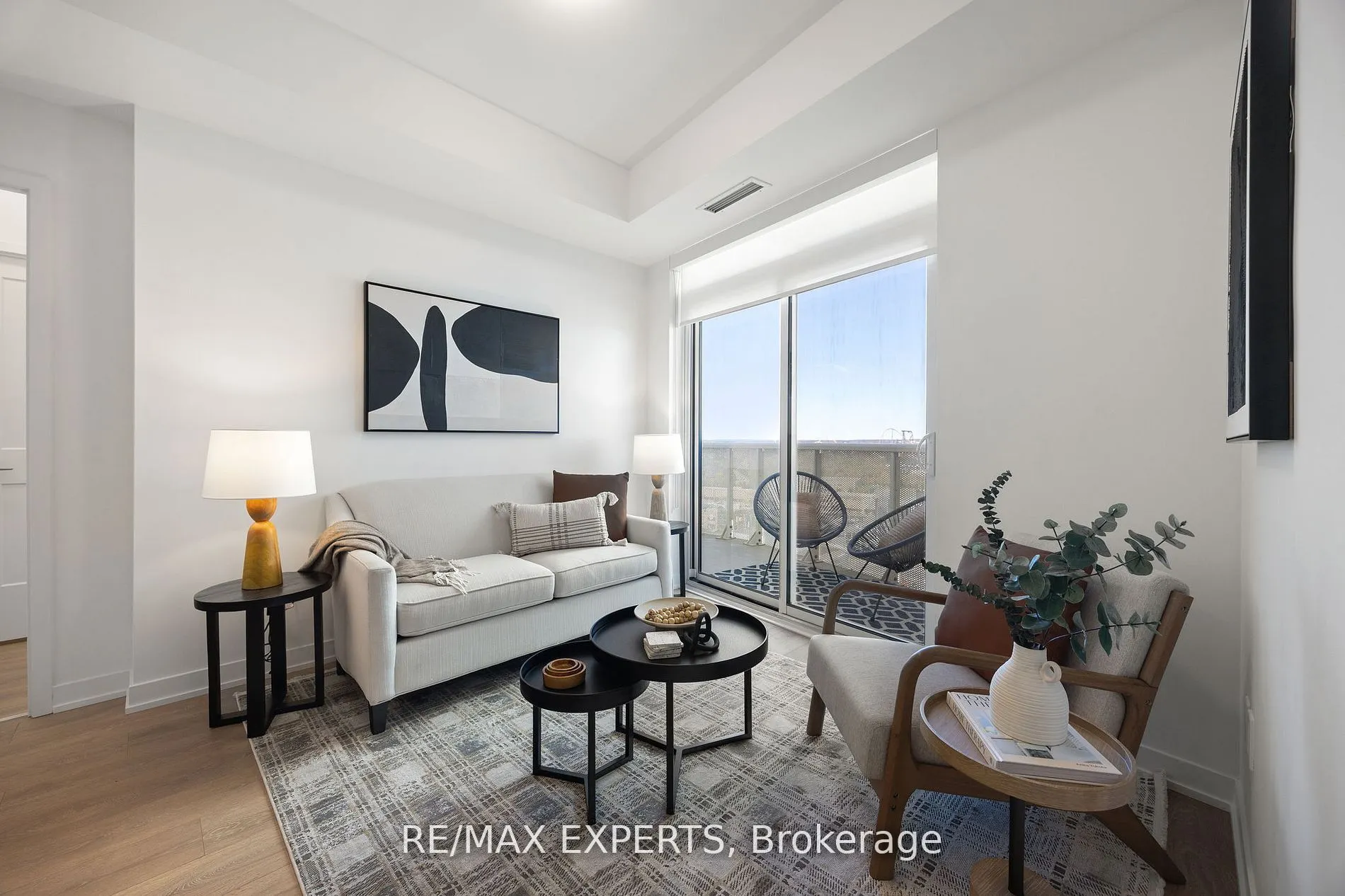 10 Abeja Street, #1414