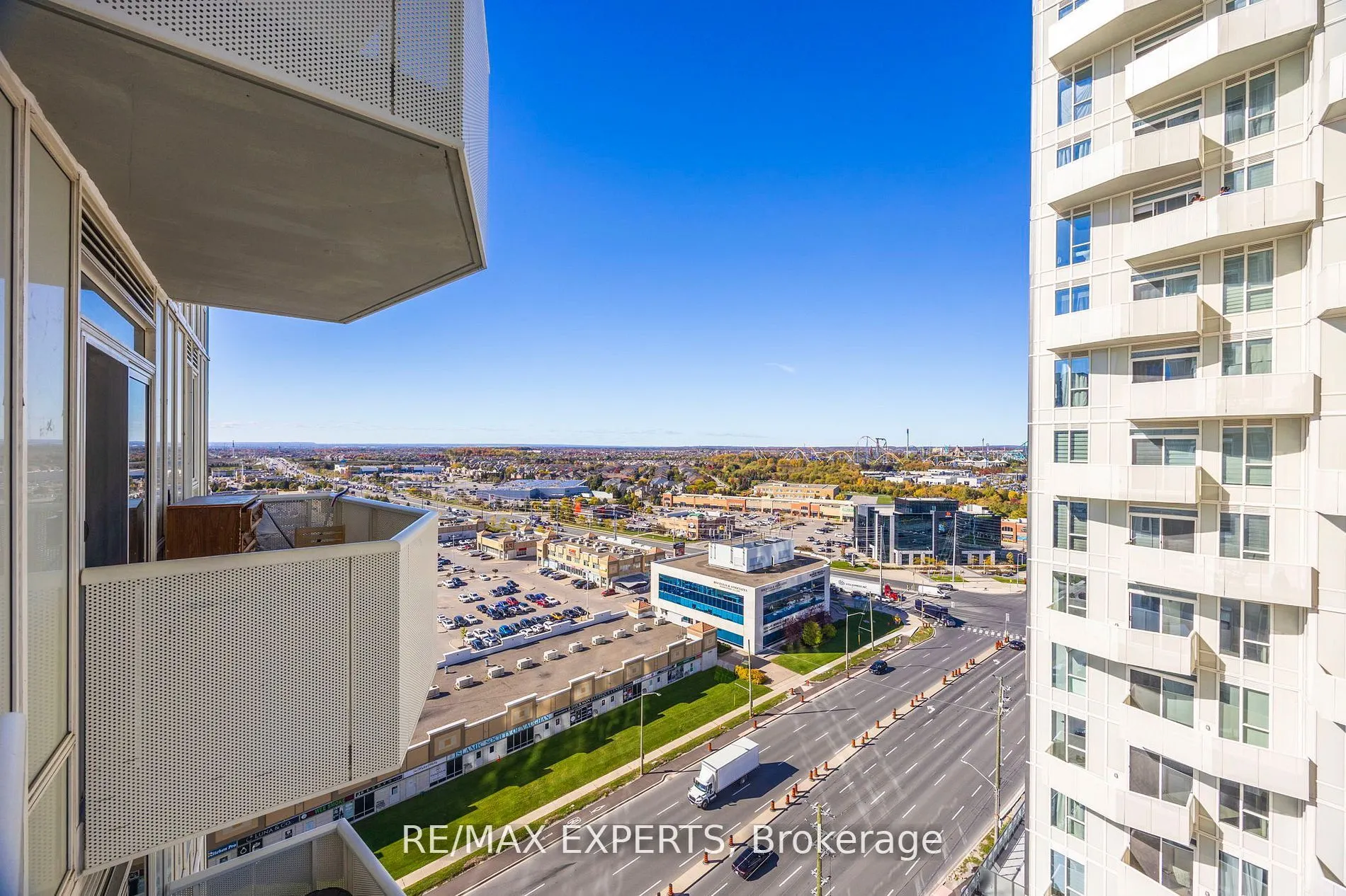 10 Abeja Street, #1414