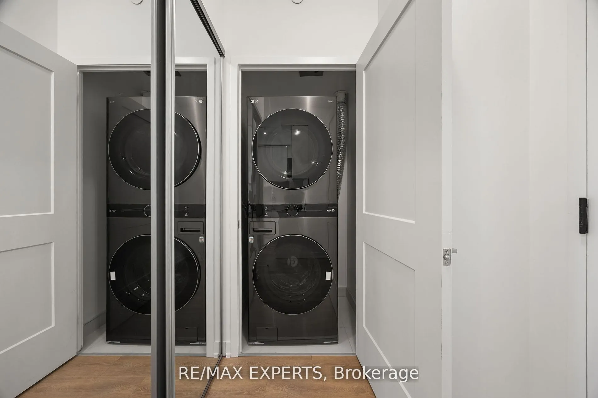 10 Abeja Street, #1414