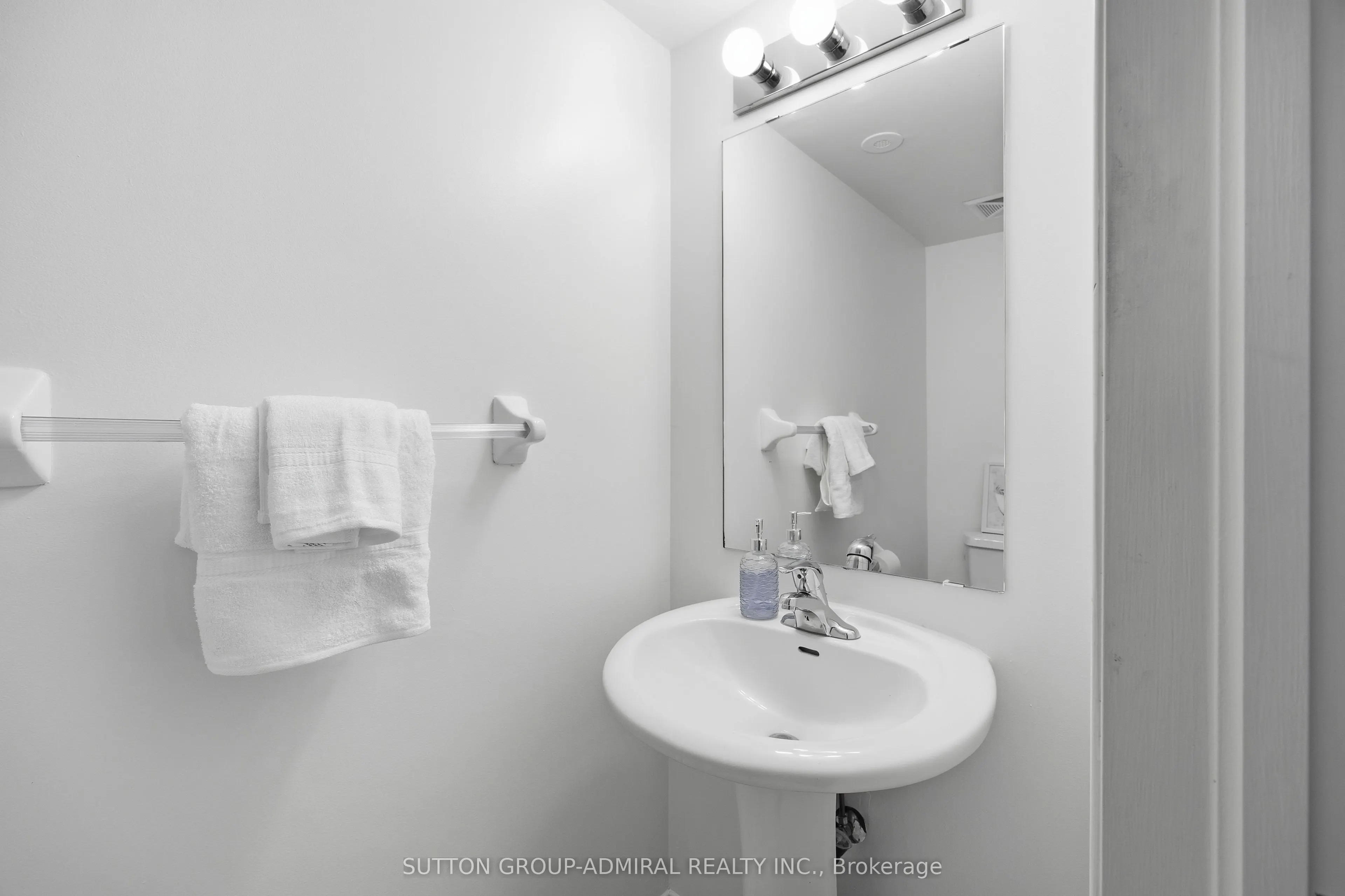 308 John Street, #216