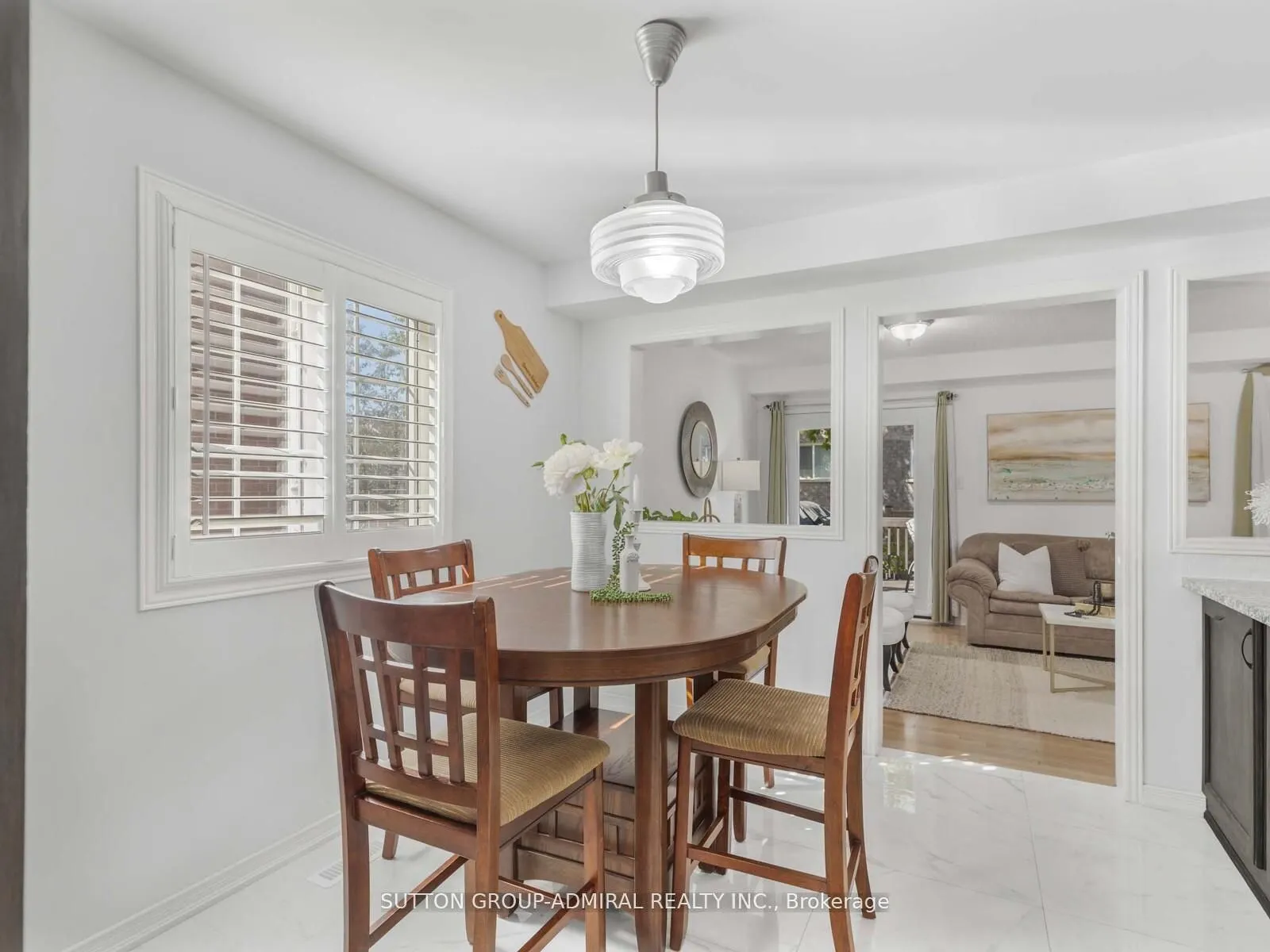 185 Foxfield Crescent