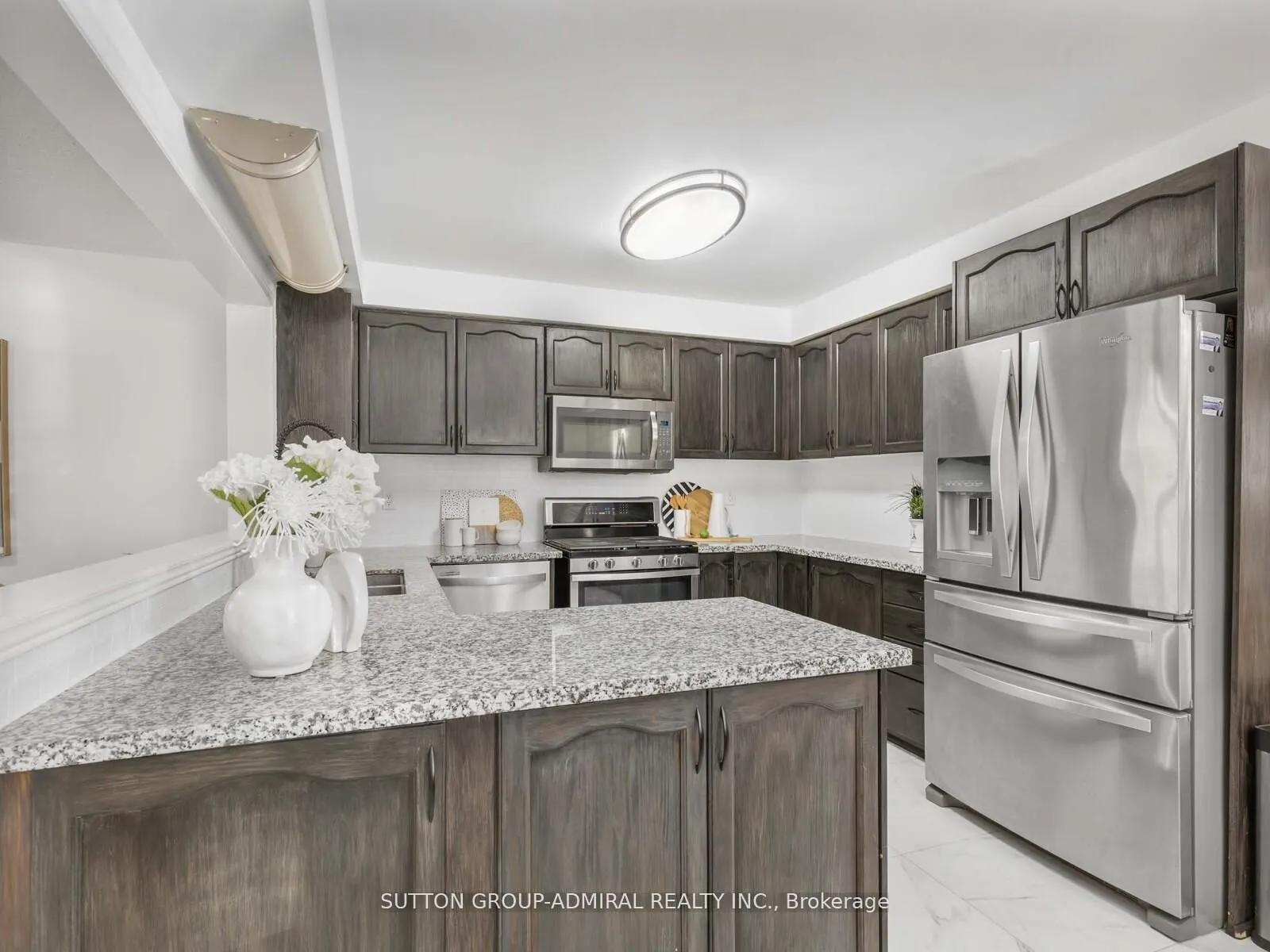 185 Foxfield Crescent