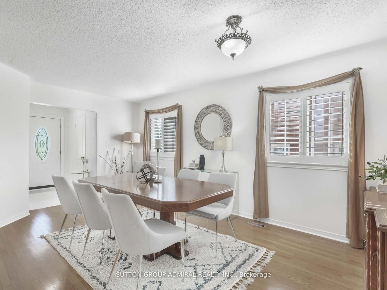 185 Foxfield Crescent