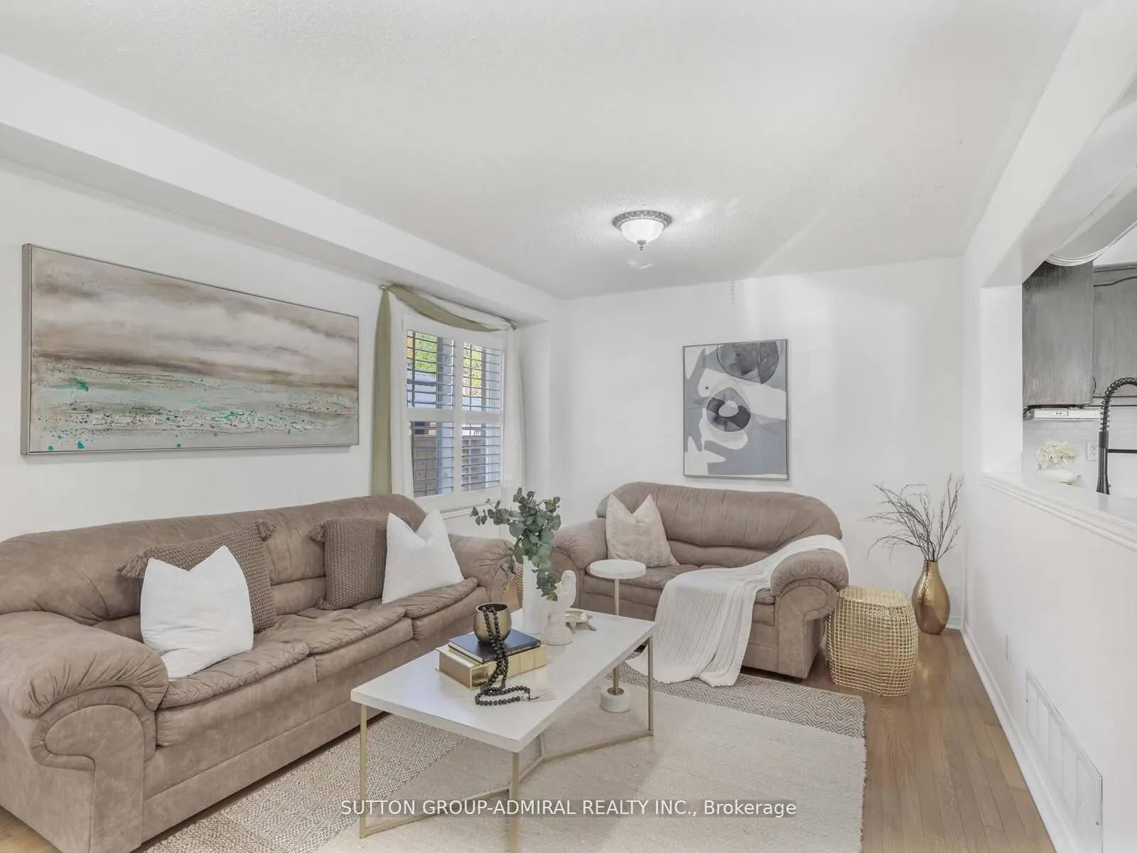 185 Foxfield Crescent