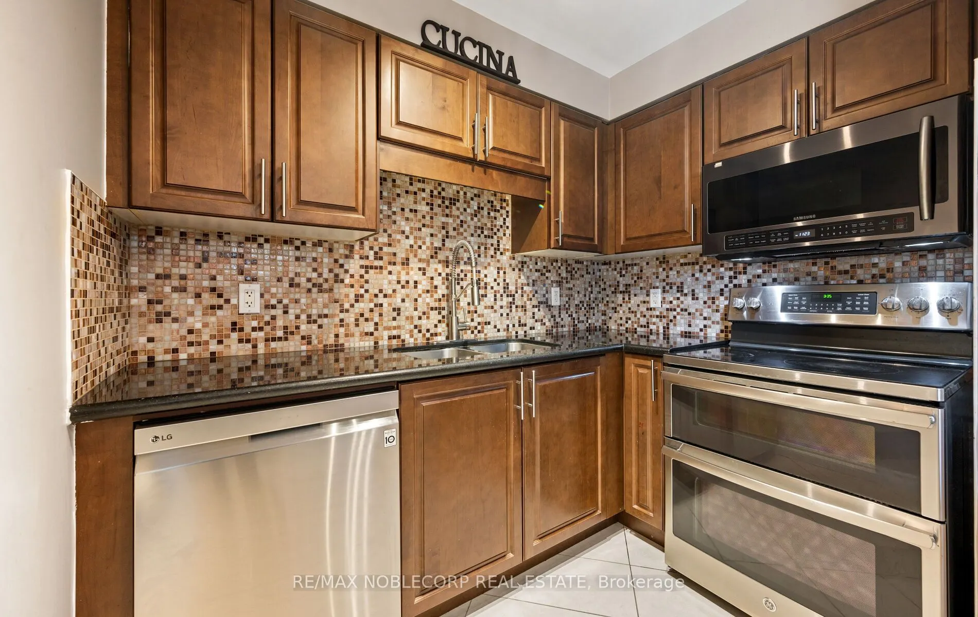 18 Harding Boulevard, #928