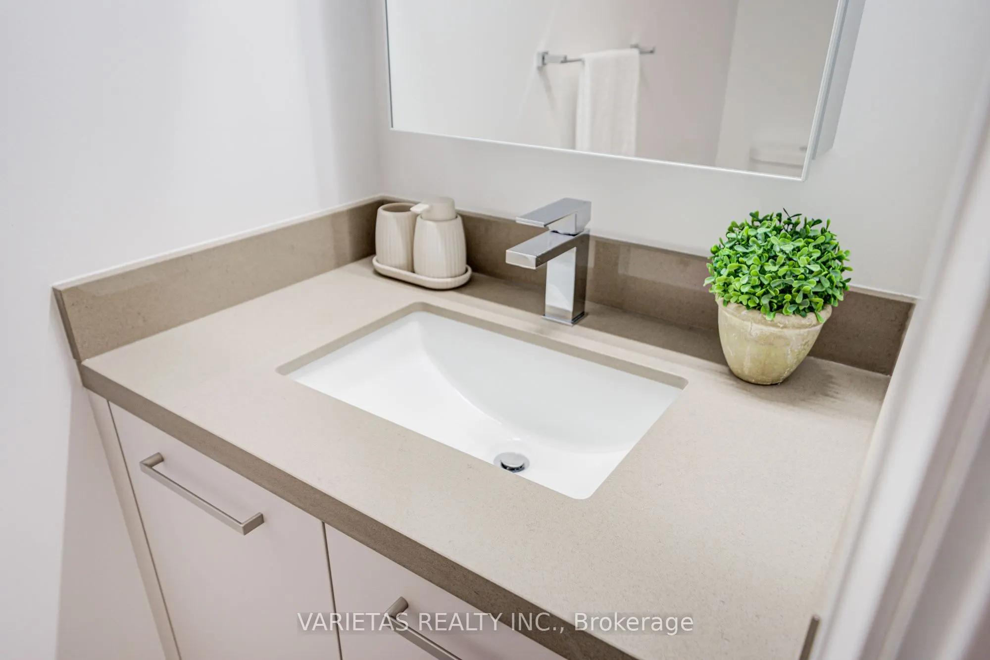 12 Gandhi Lane, #3701