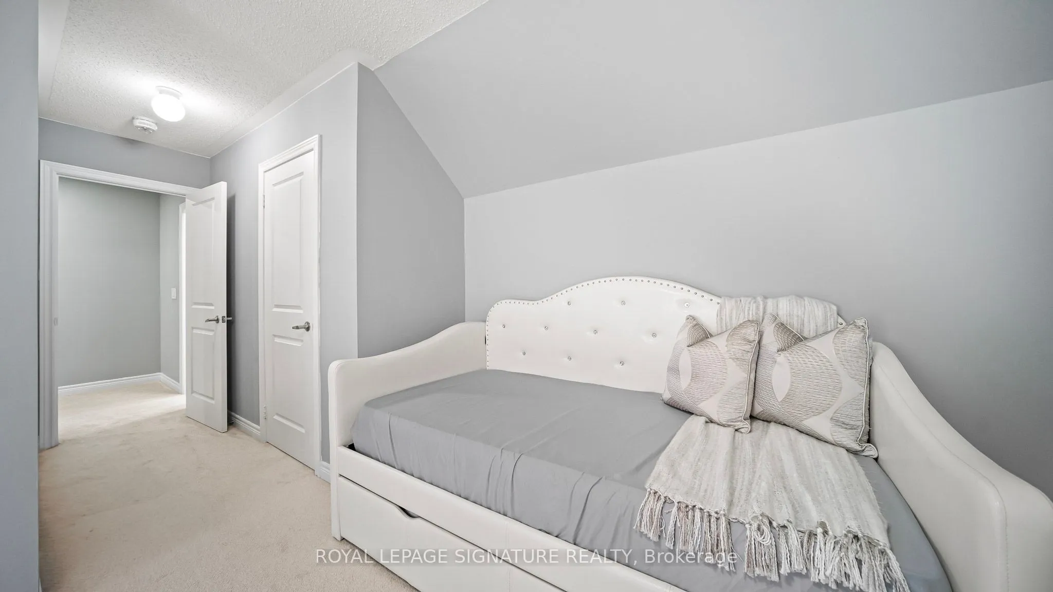 65 Kingsmere Crescent