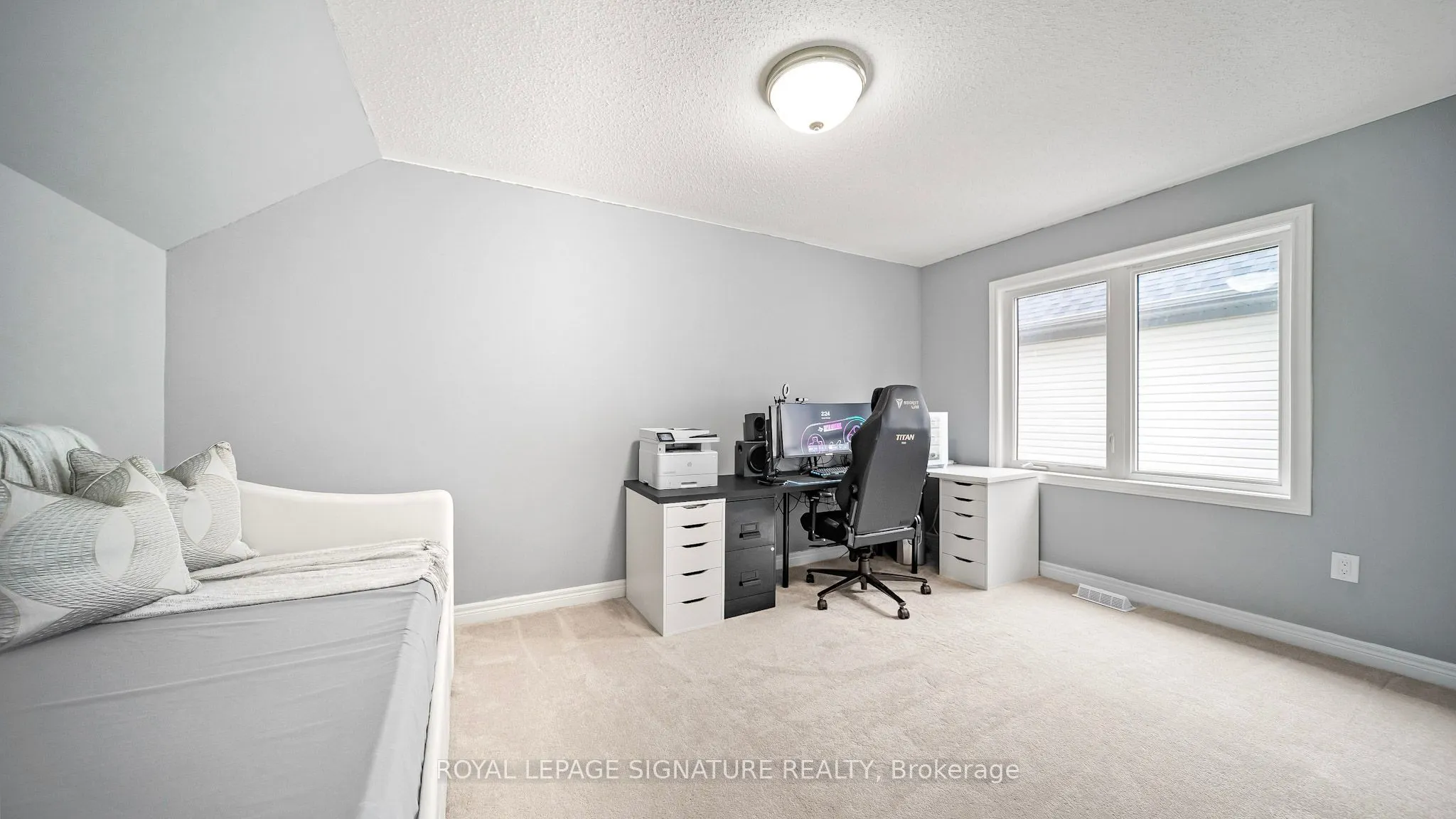 65 Kingsmere Crescent