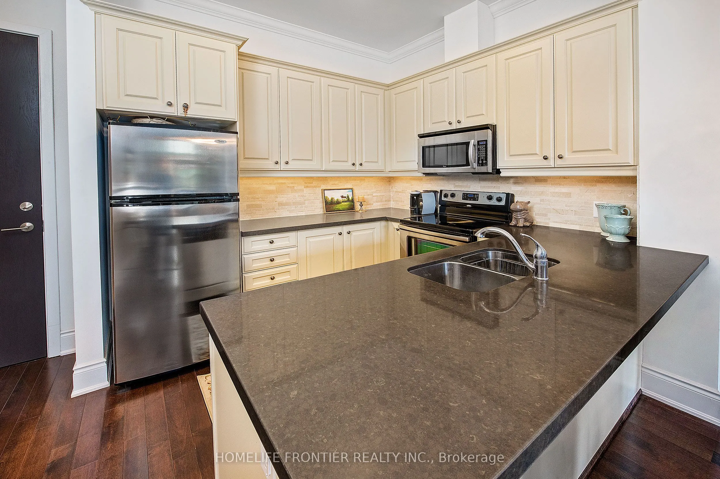 281 Woodbridge Avenue, #PH607