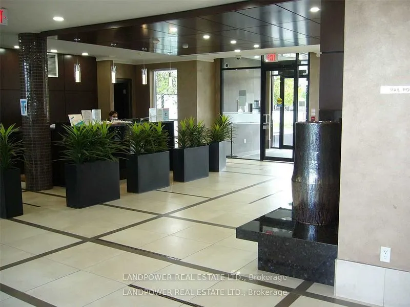 151 Upper Duke Crescent, #308