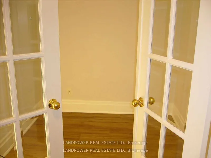 151 Upper Duke Crescent, #308