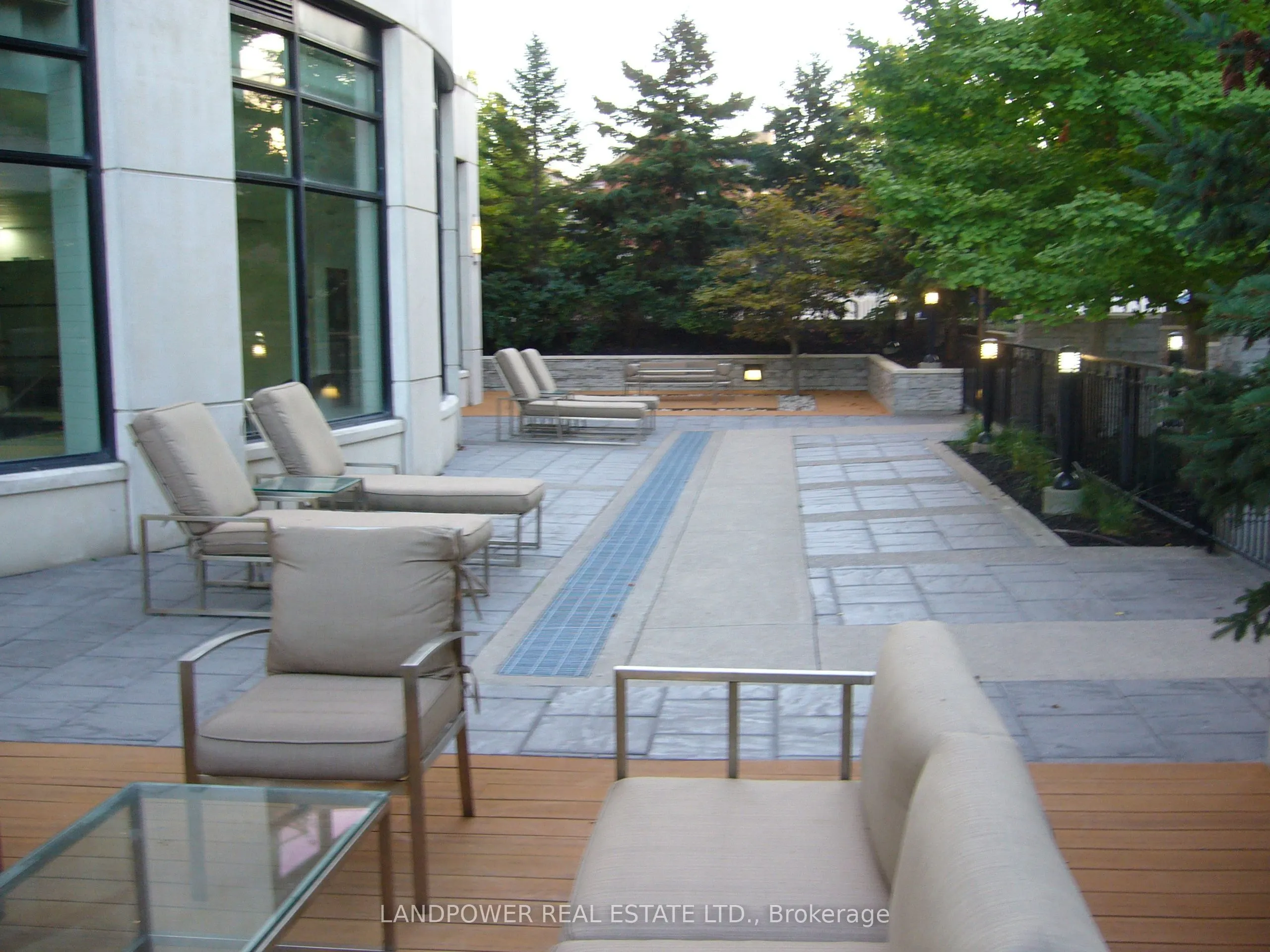 151 Upper Duke Crescent, #308