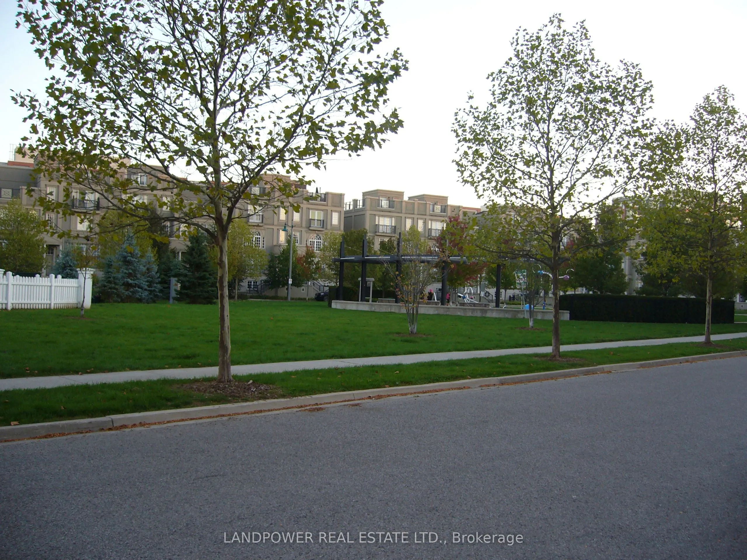 151 Upper Duke Crescent, #308