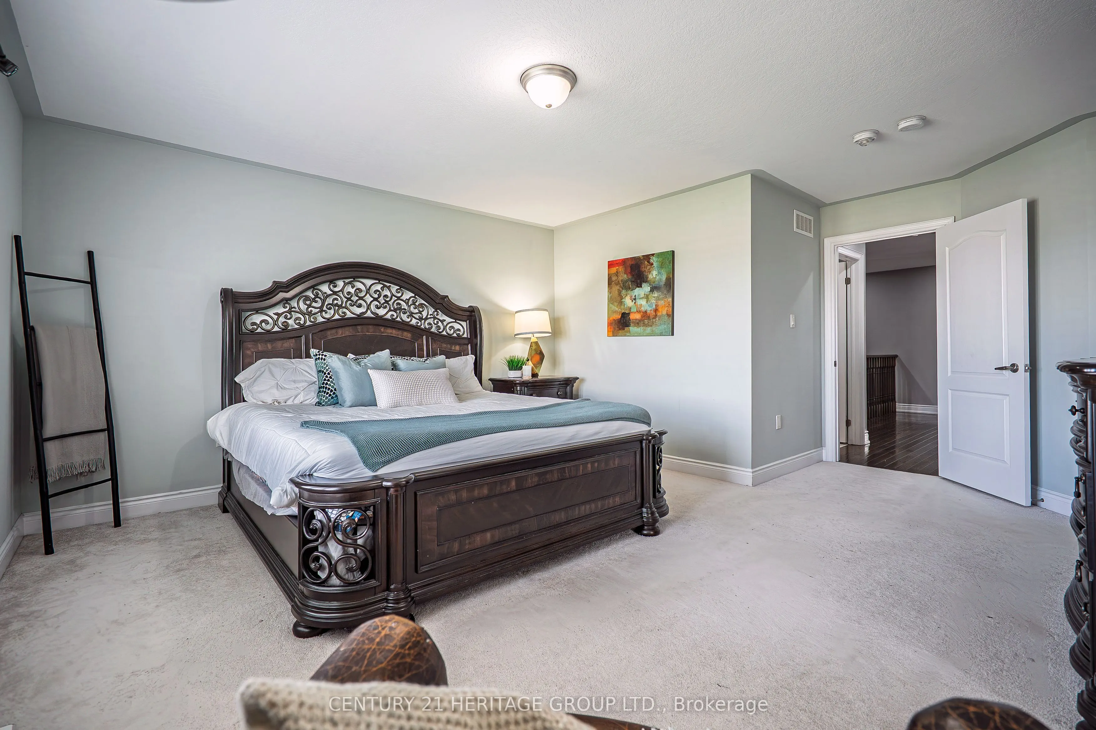 89 Sutherland Avenue