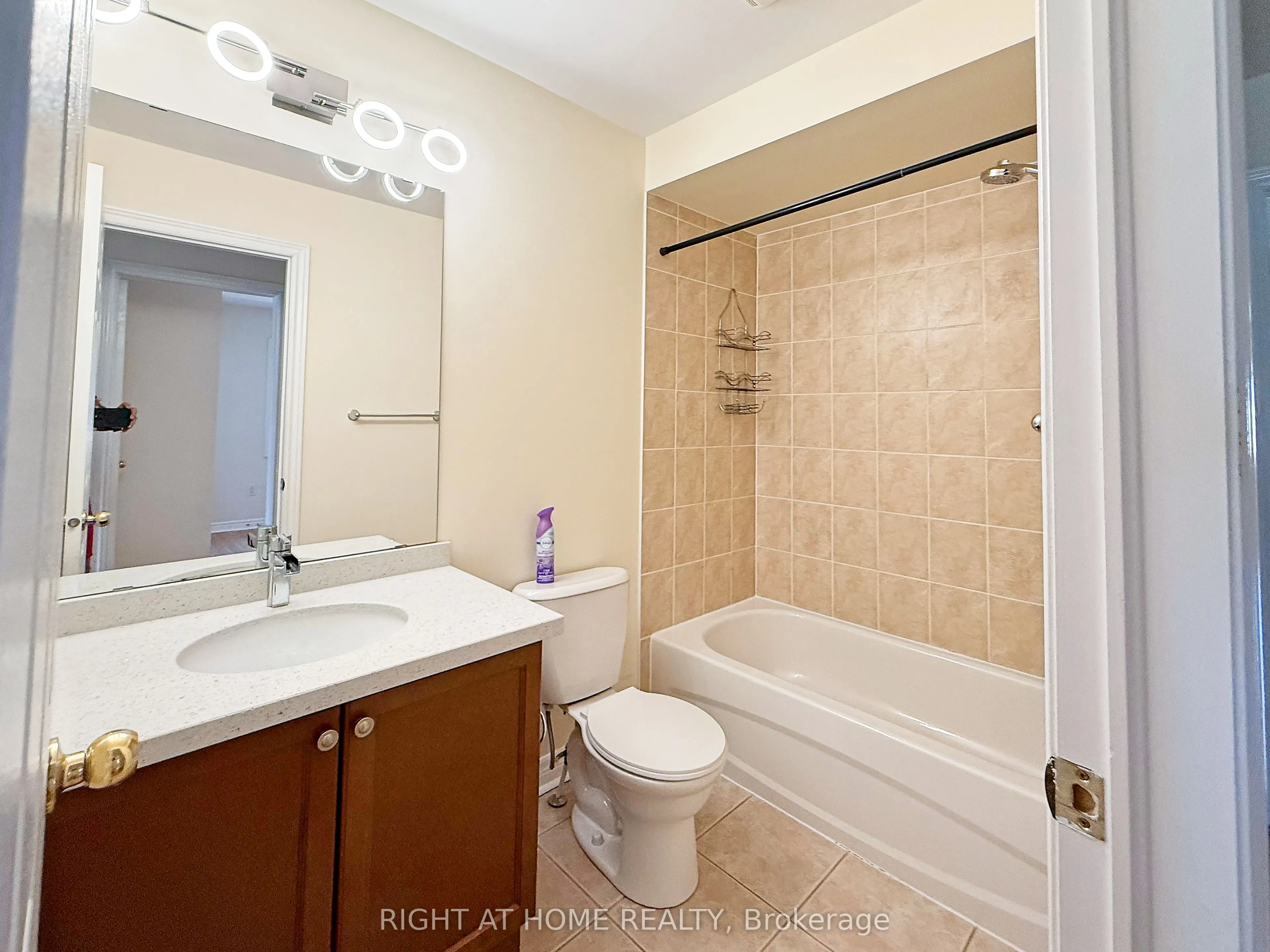 54 George Kirby Street, #Upper