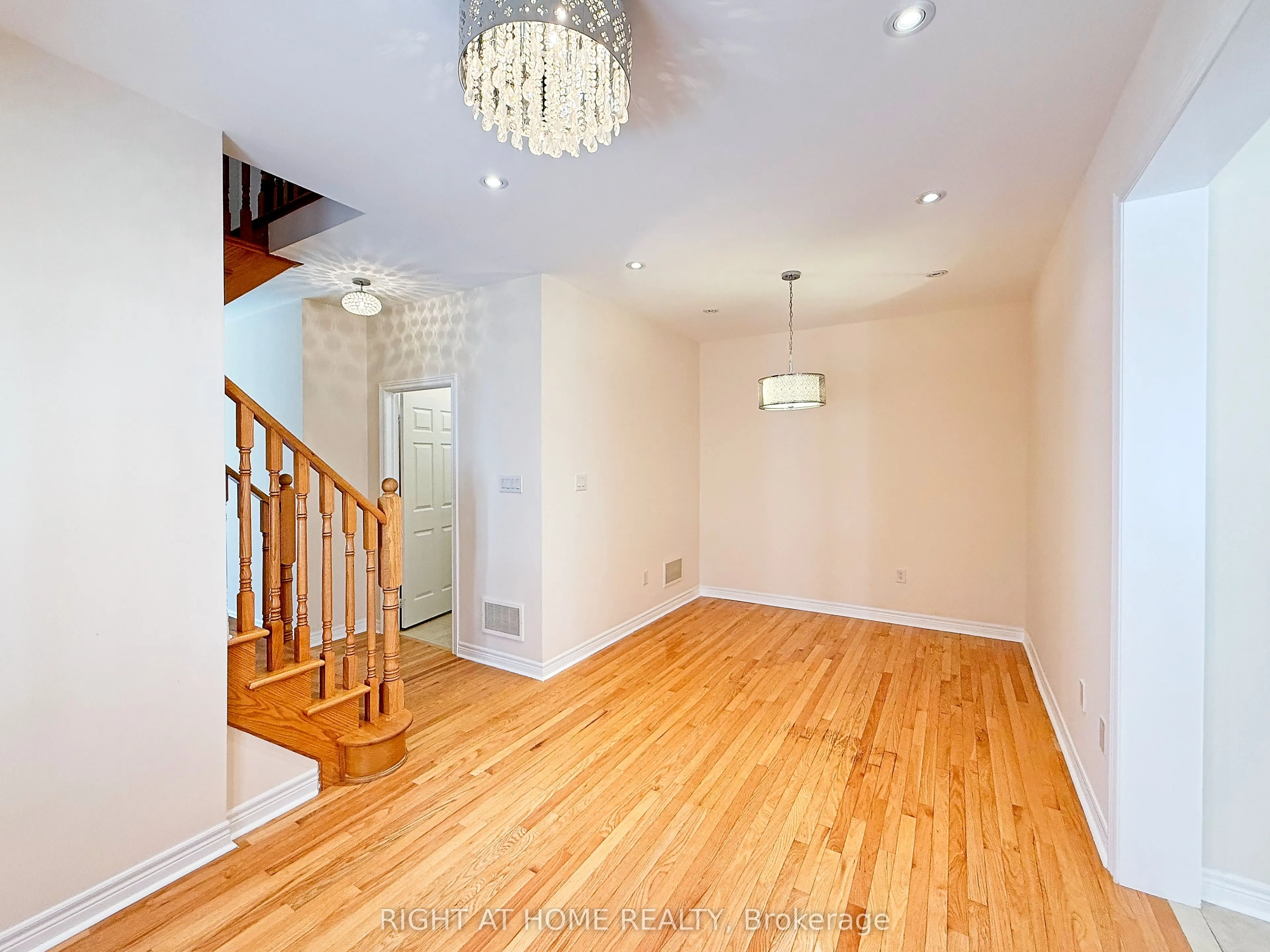 54 George Kirby Street, #Upper