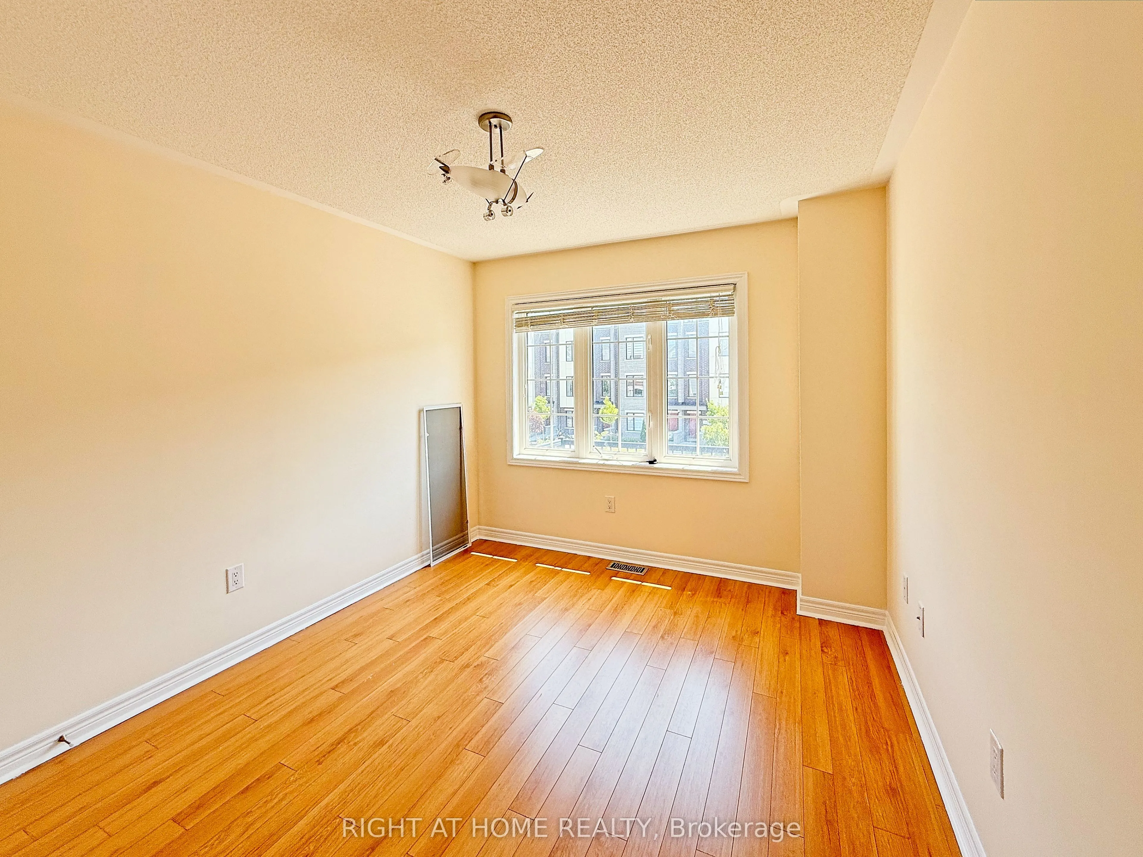 54 George Kirby Street, #Upper