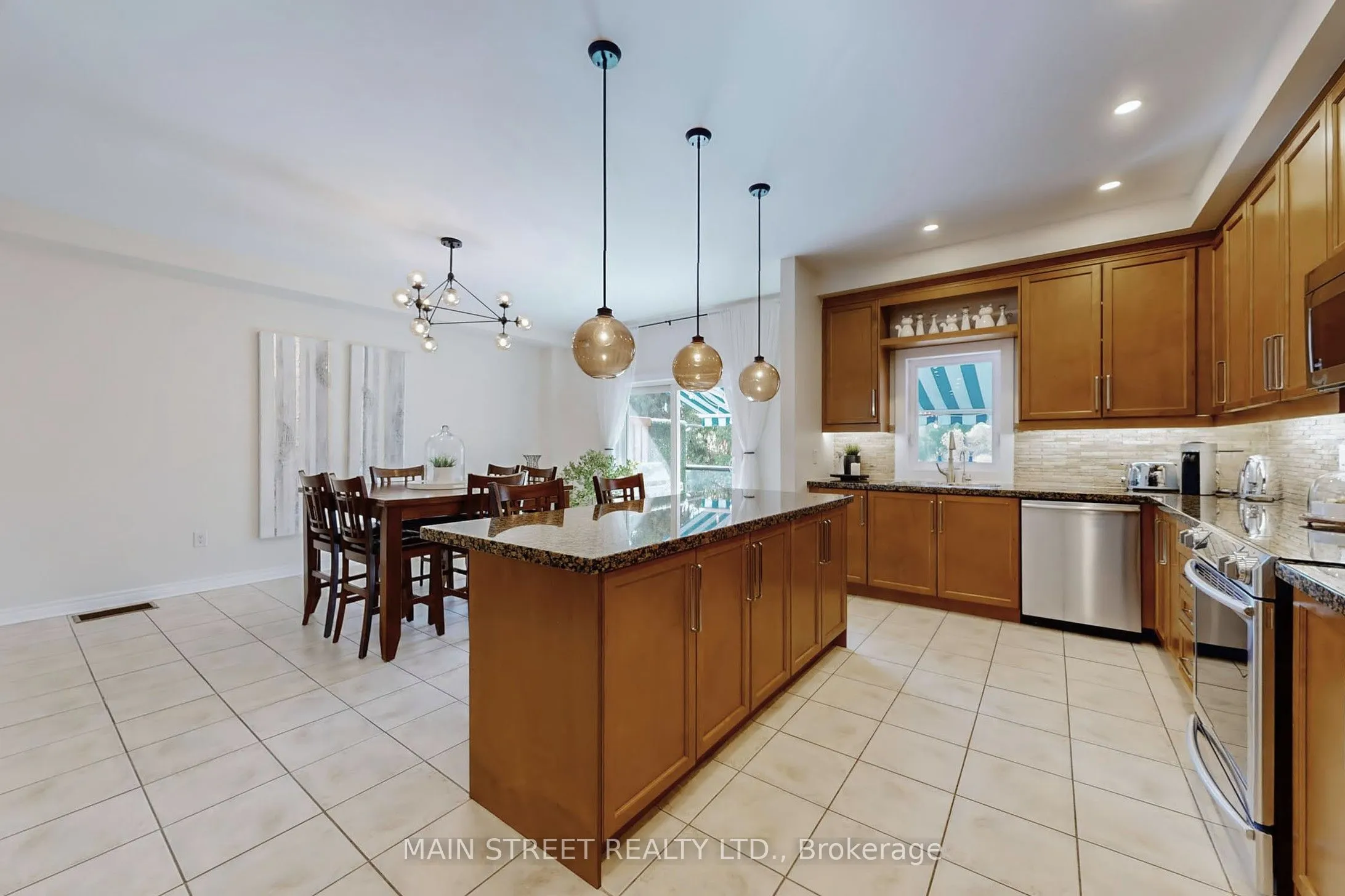 8900 Bathurst Street, #10