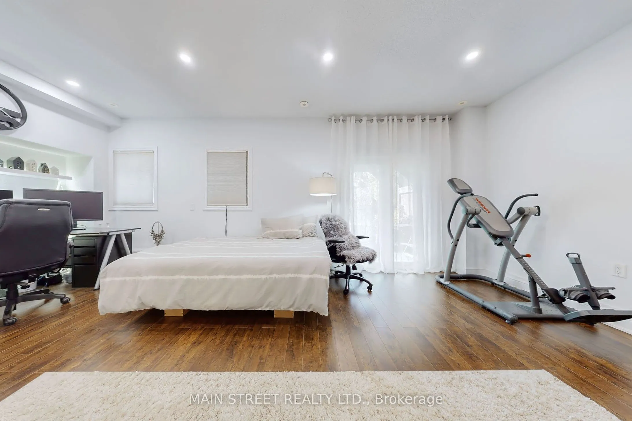 8900 Bathurst Street, #10