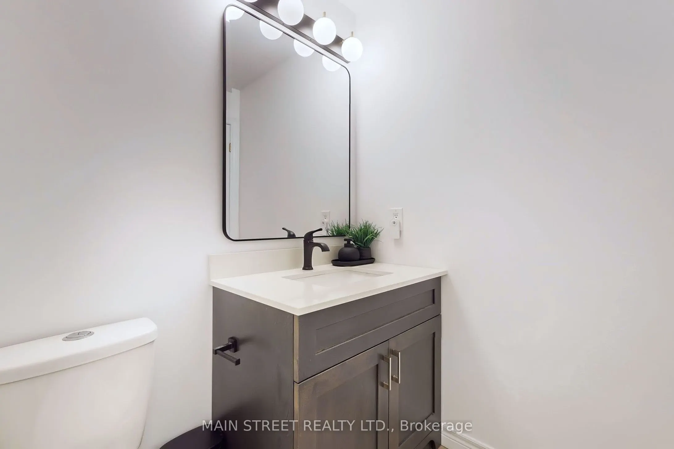 8900 Bathurst Street, #10