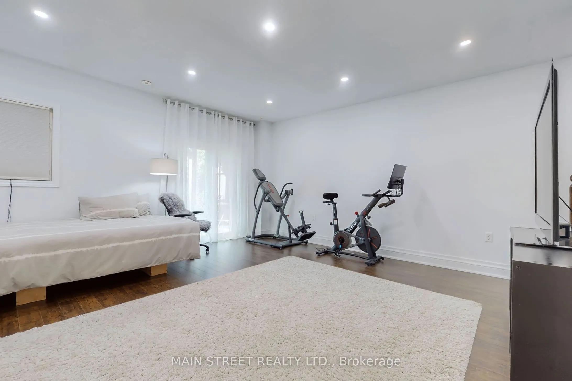 8900 Bathurst Street, #10