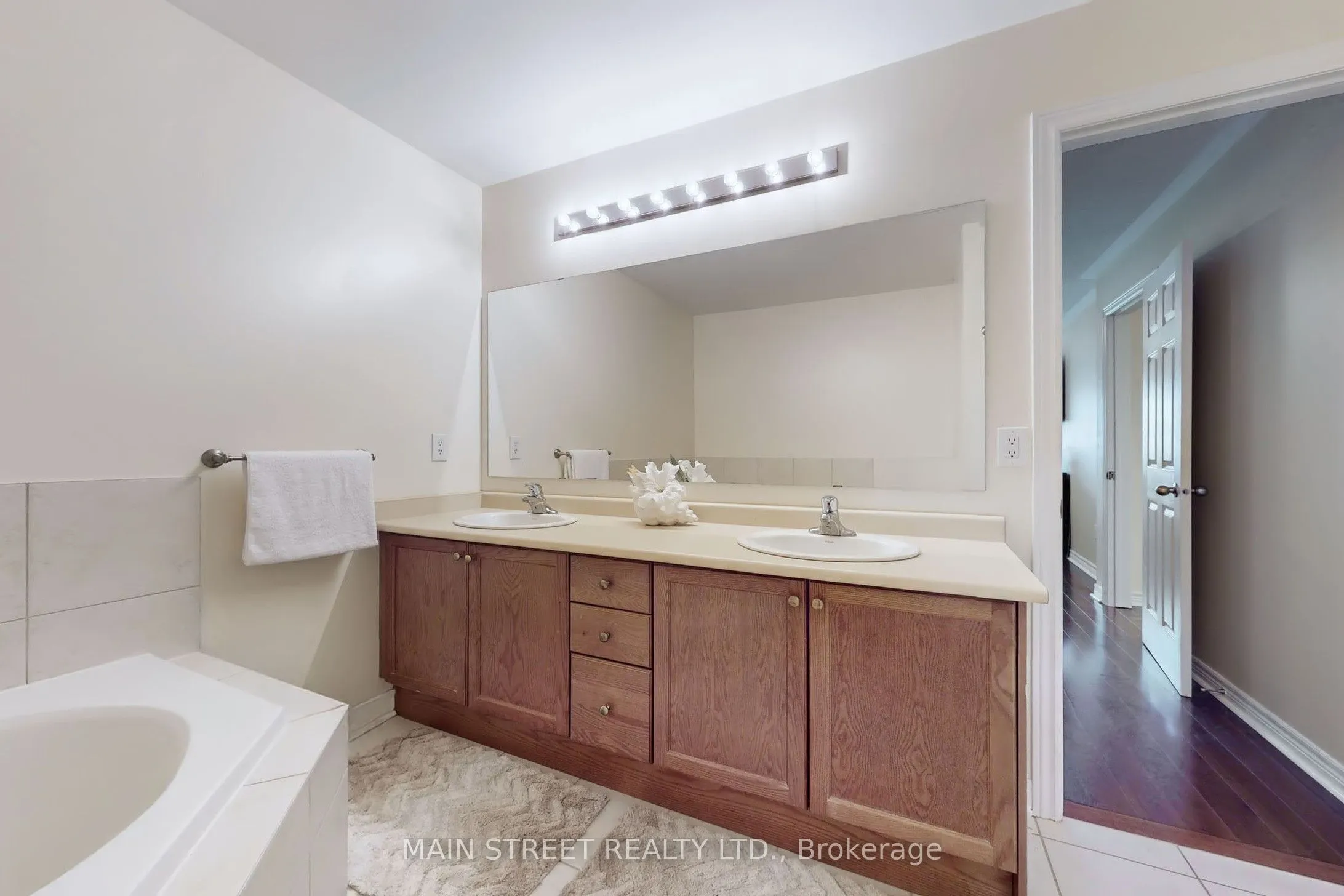 8900 Bathurst Street, #10