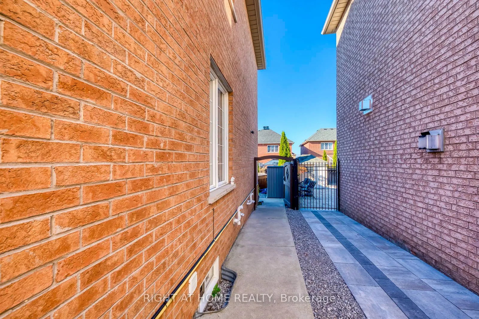 56 Barberry Crescent, #Lower