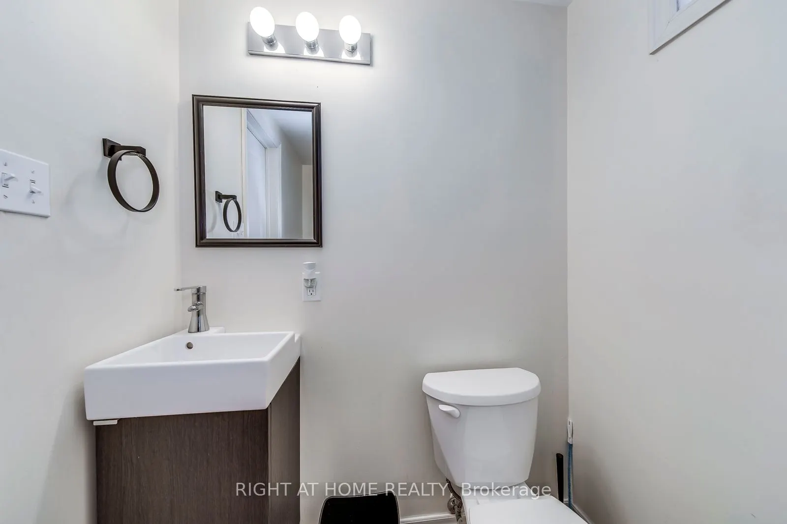 56 Barberry Crescent, #Lower