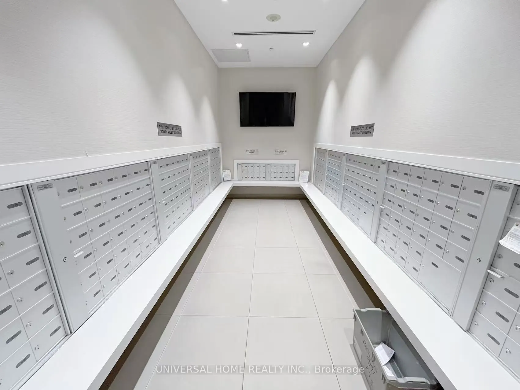 9199 Yonge Street, #SE208