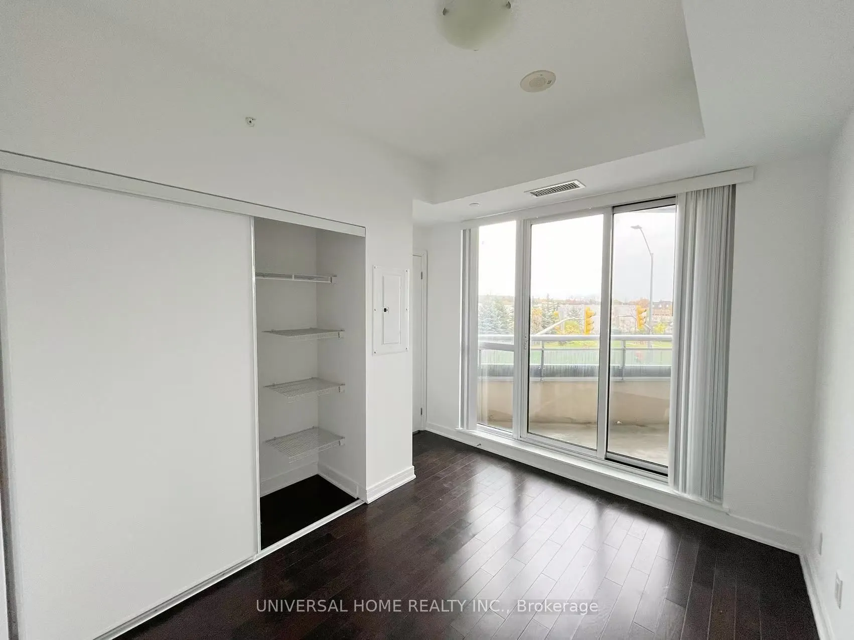 9199 Yonge Street, #SE208