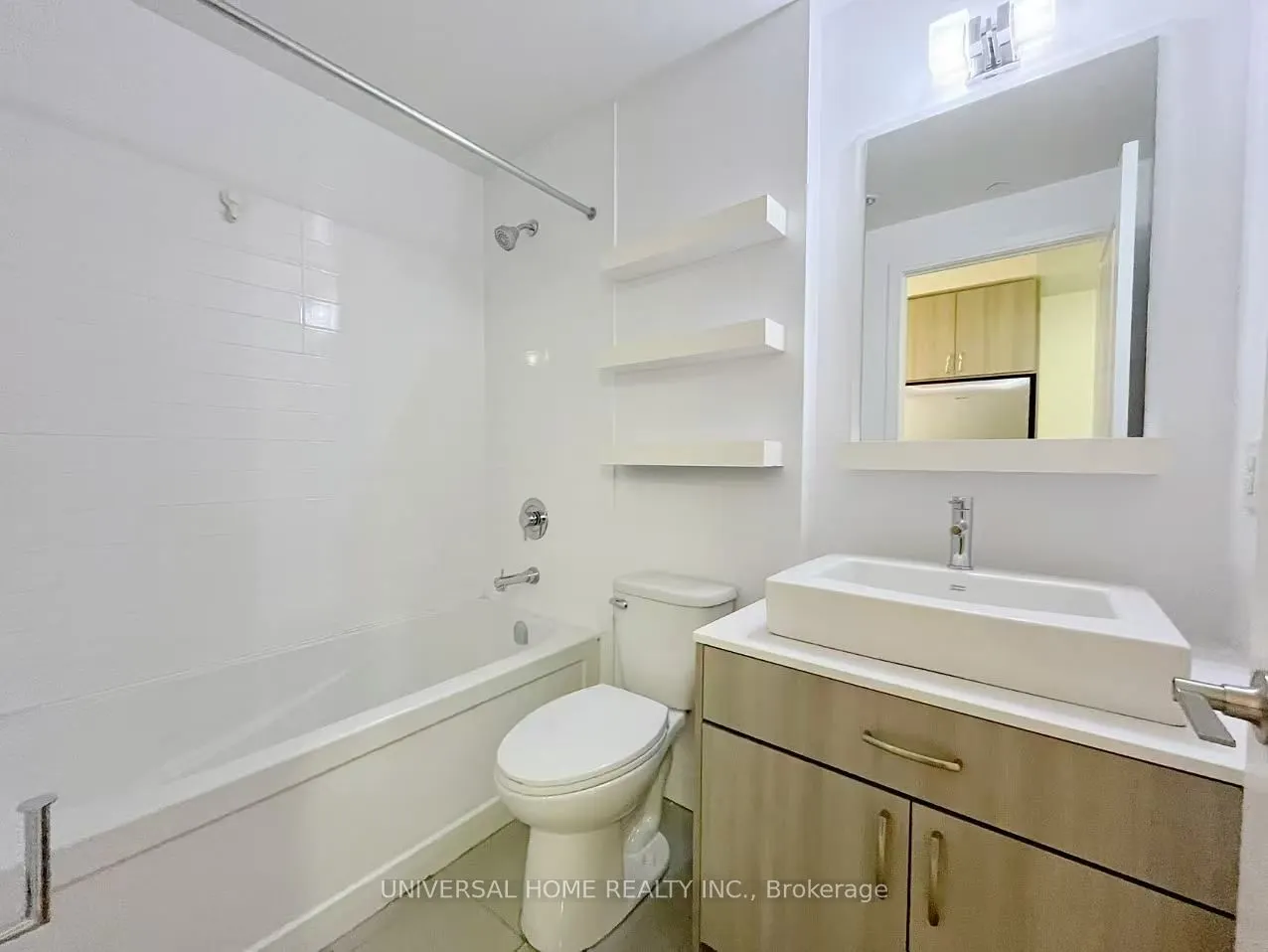 9199 Yonge Street, #SE208