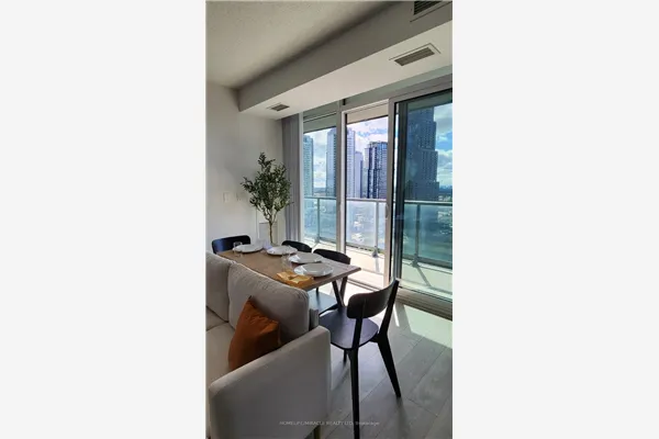 7895 Jane Street, #2004