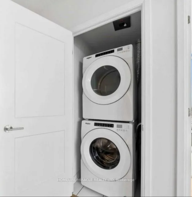 7895 Jane Street, #2004