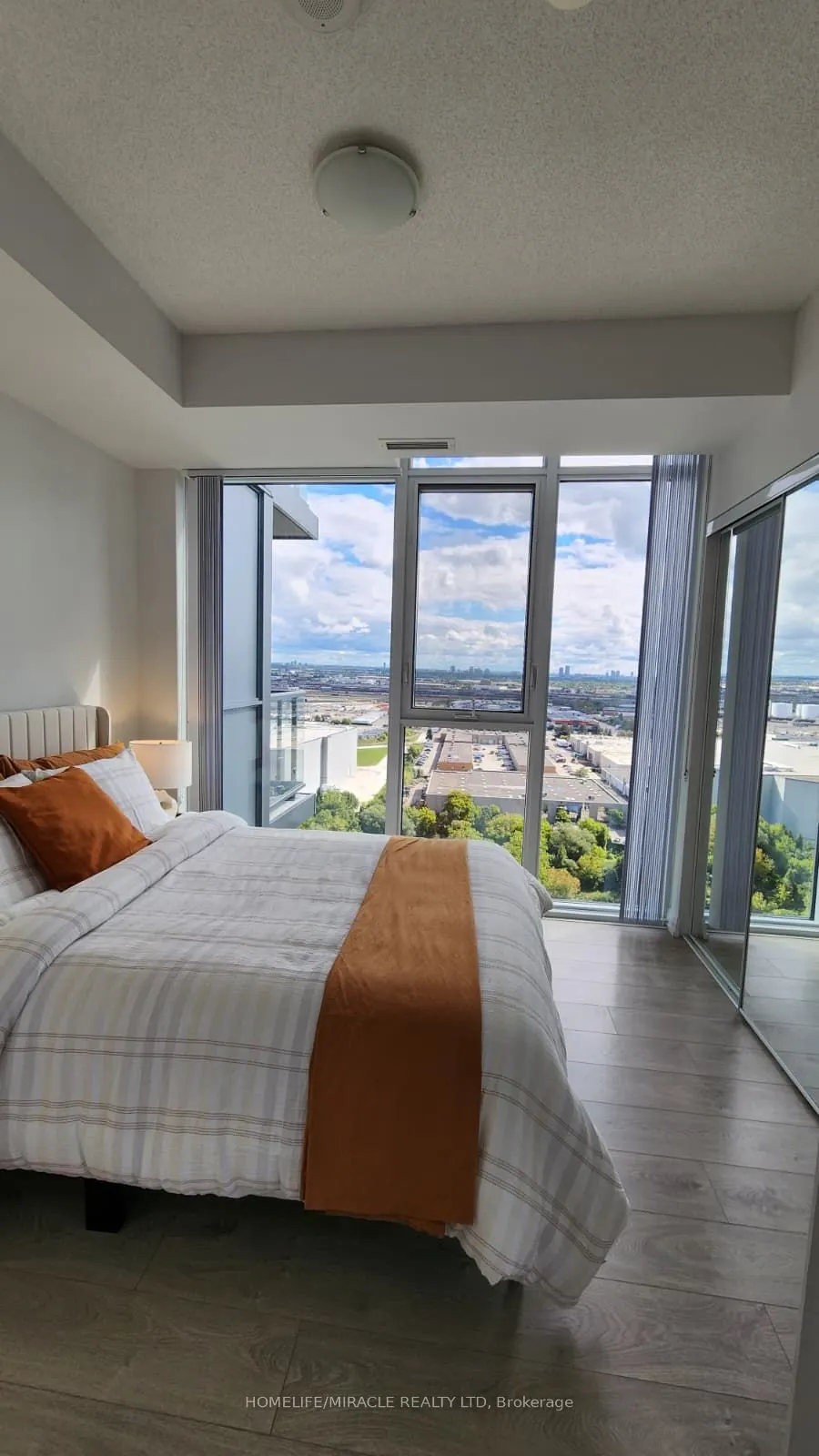 7895 Jane Street, #2004