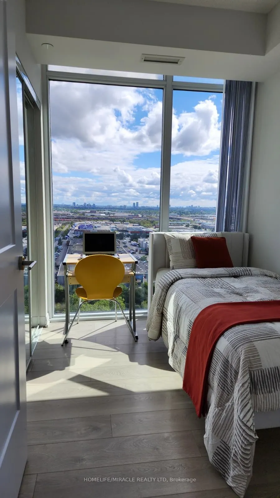 7895 Jane Street, #2004