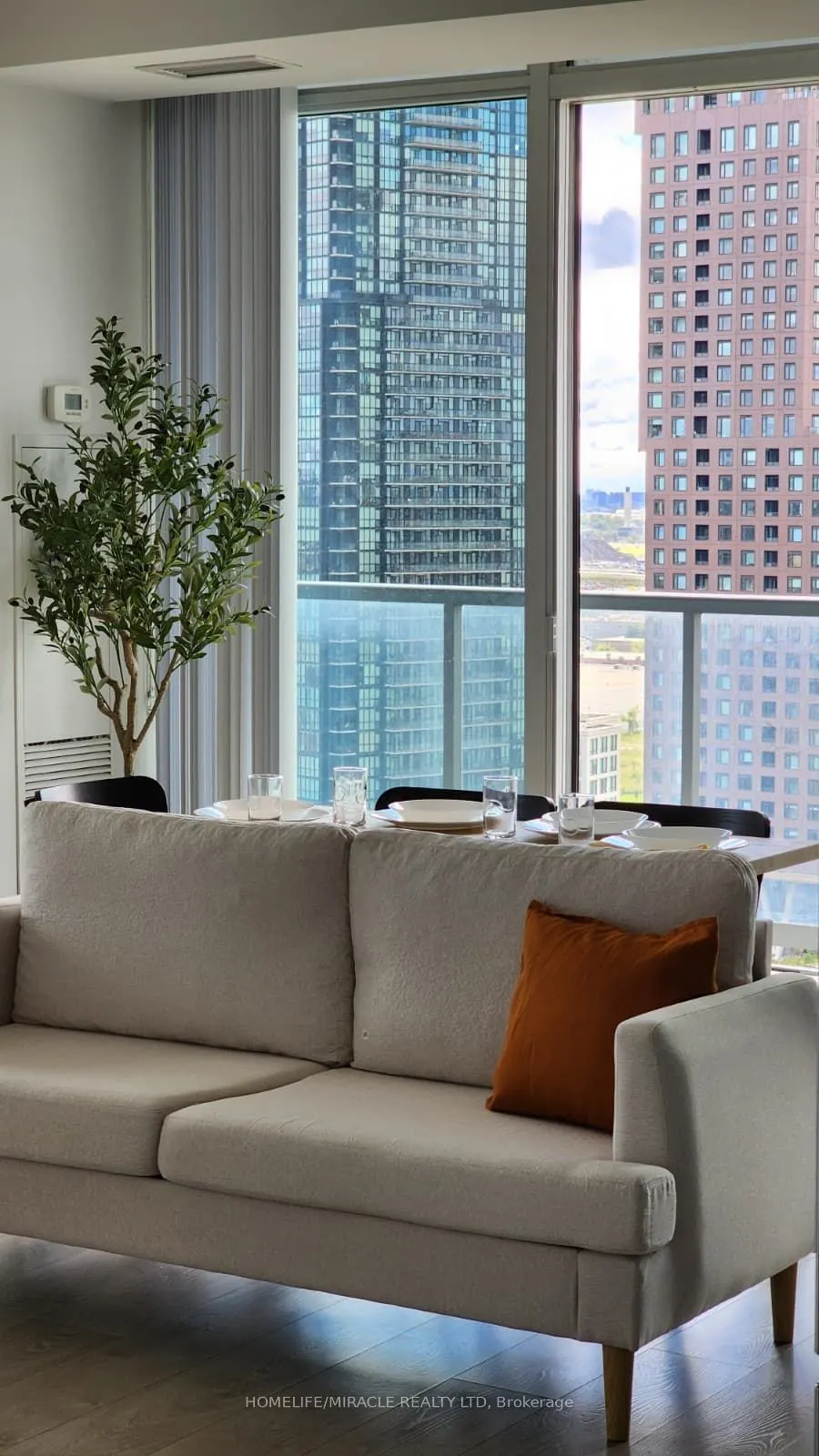 7895 Jane Street, #2004