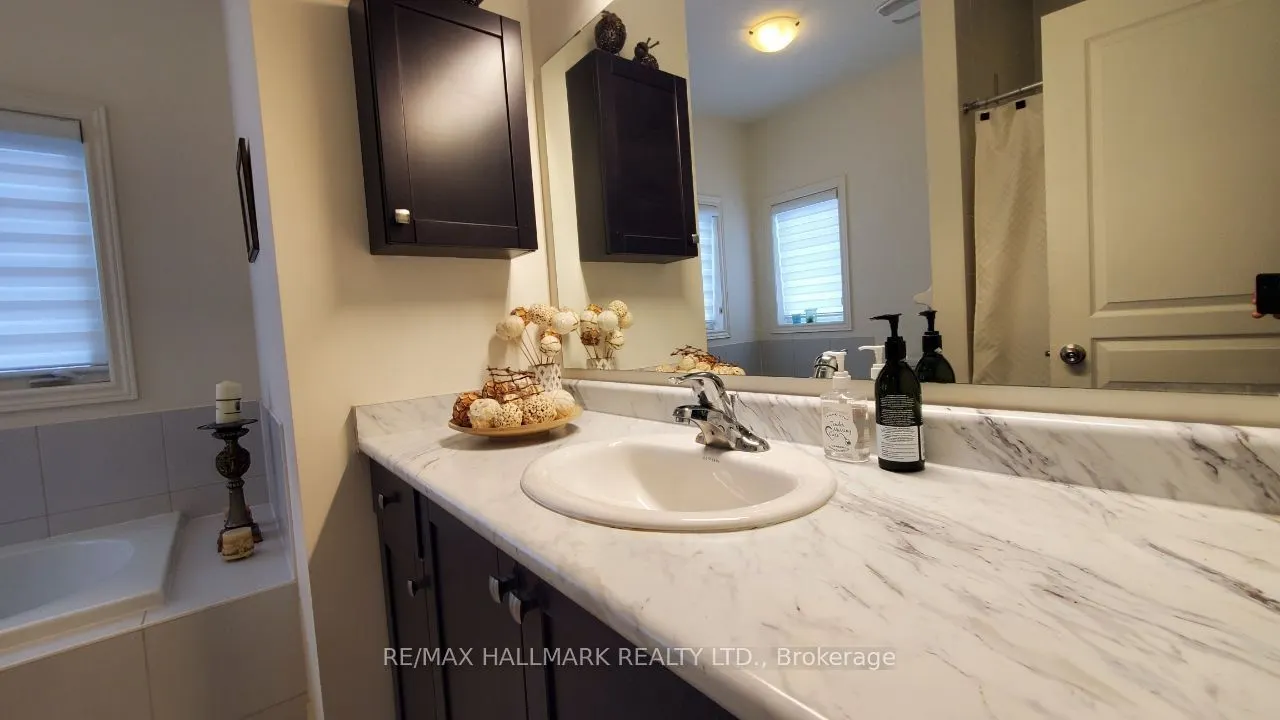 19 Chouinard Way, ##Main&2nd